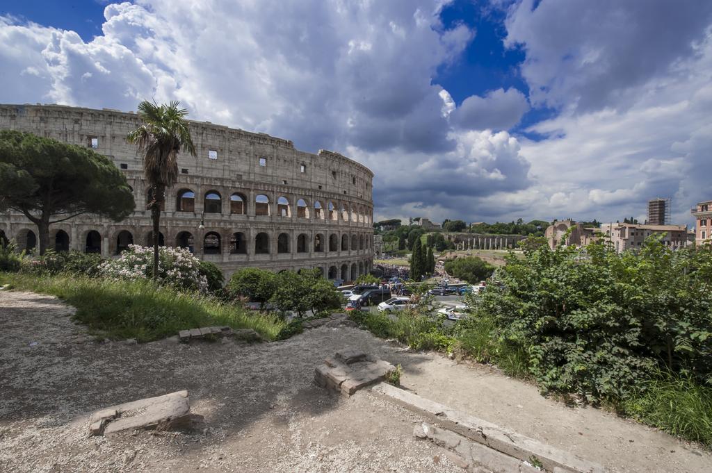 Colosseum Corner Рим Екстериор снимка