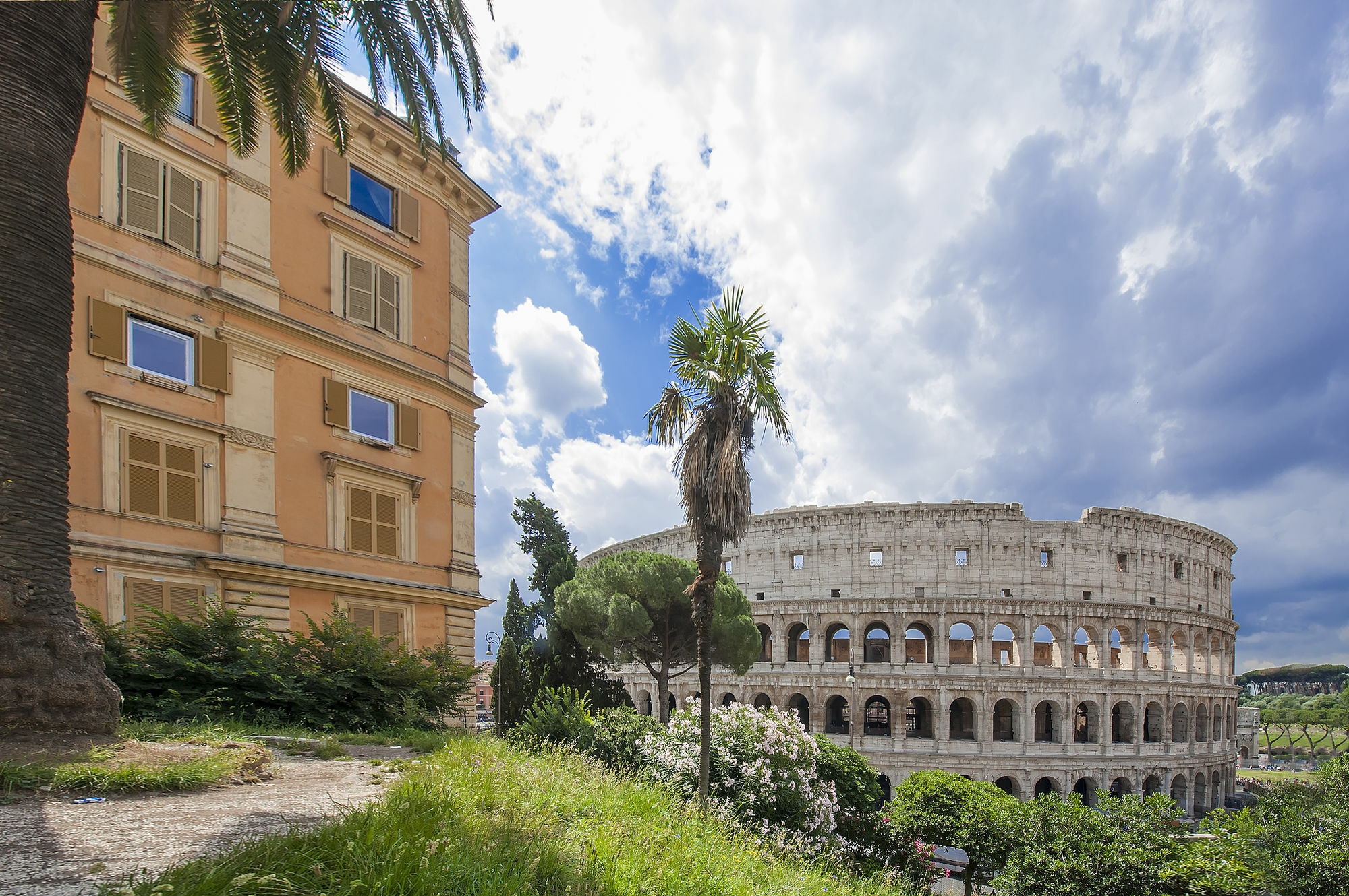 Colosseum Corner Рим Екстериор снимка