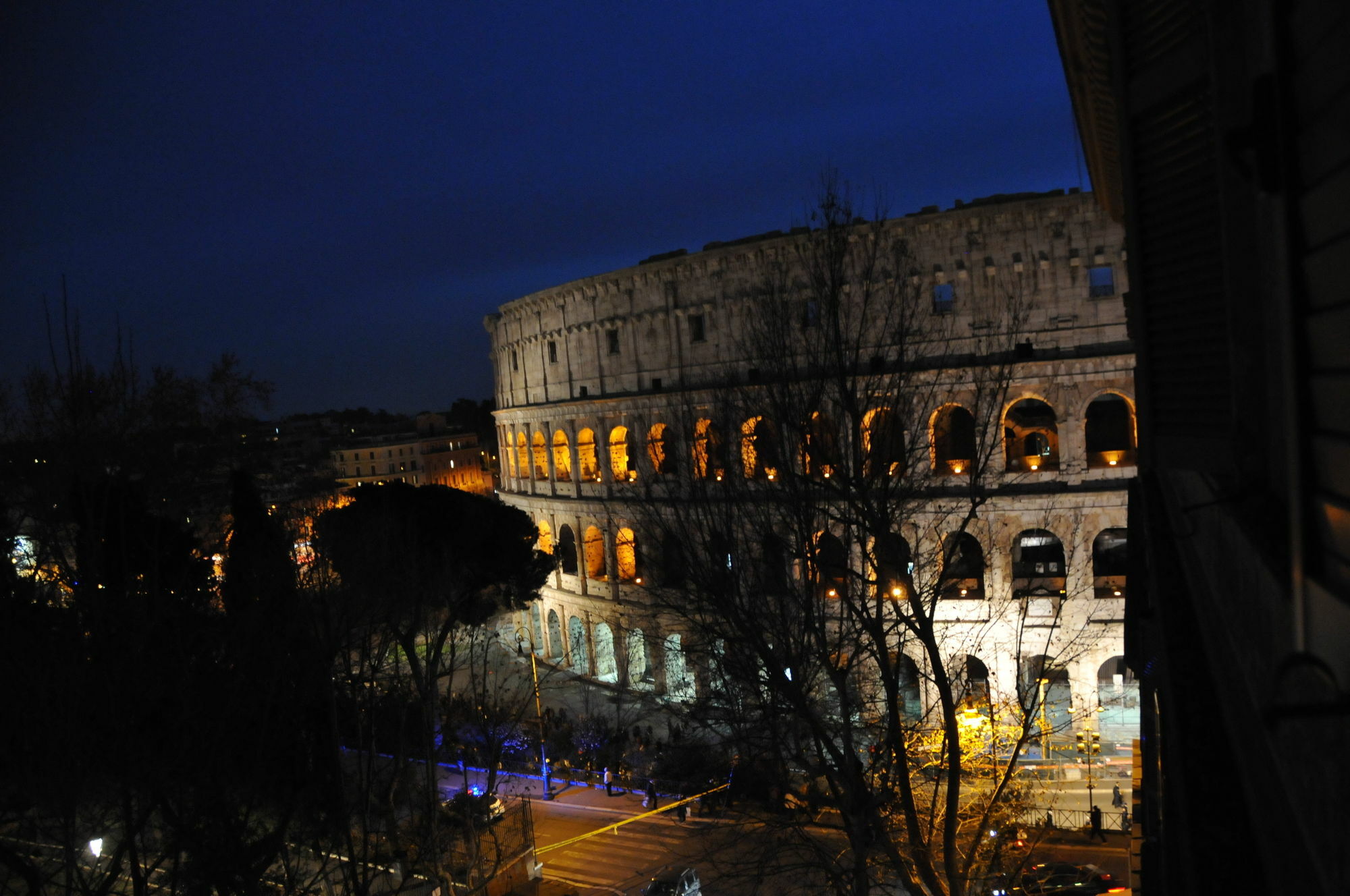 Colosseum Corner Рим Екстериор снимка